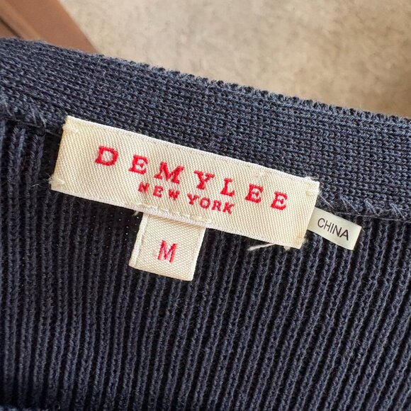 Demylee New York Sweater Womens Navy Casual Classic Cotton Size Medium - Picture 6 of 6